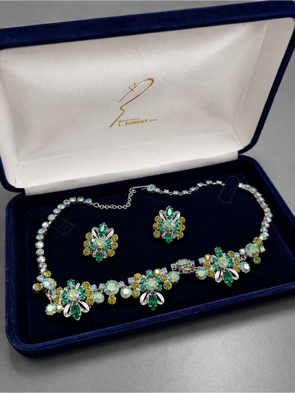 Vintage Continental Emerald & Olive Floral Necklace & Earring Set #43set